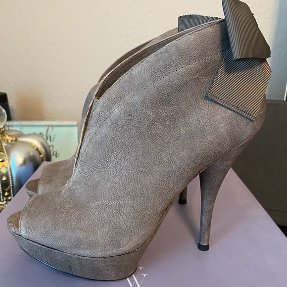 COPY - New Vera Wang Royce Peep Toe Bow Back Booties - Picture 2 of 4
